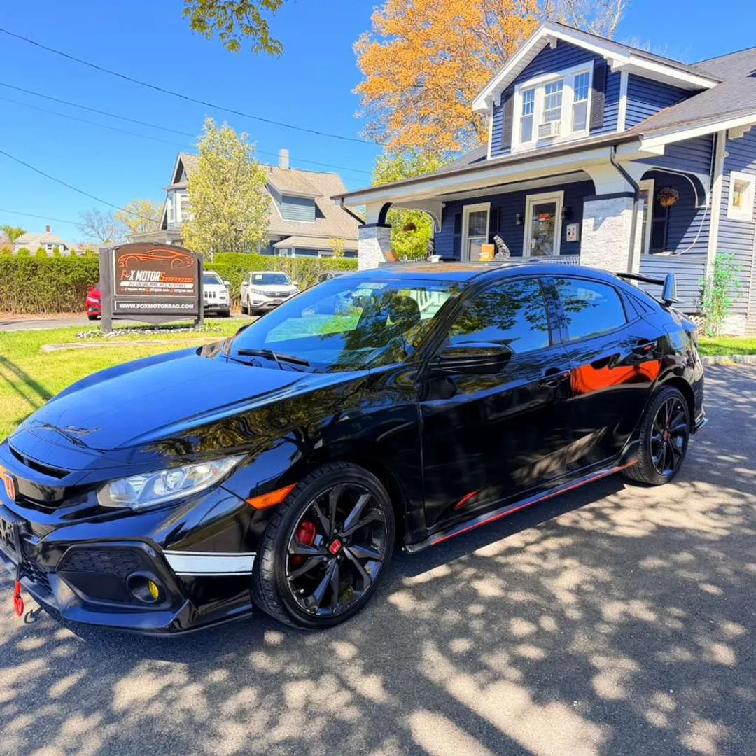 Honda Civic Hatchback 2018 SHHFK7H40JU405927 image Honda Civic Hatchback 2018 SHHFK7H40JU405927 image
